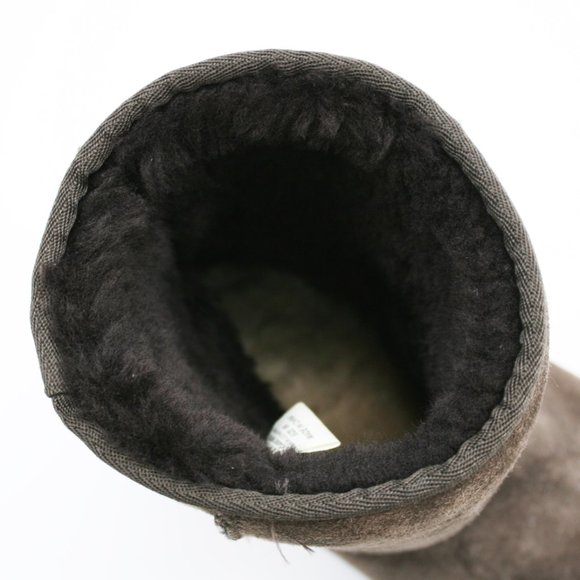 UGG Australia Ladies 8 Classic Short Brown Suede - Picture 7 of 12